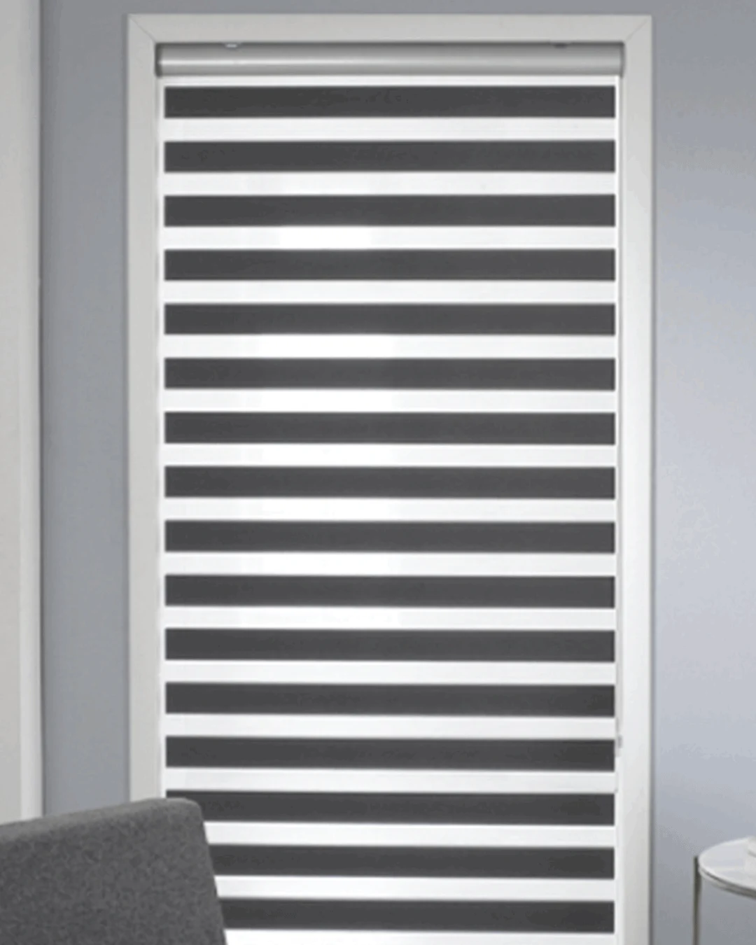 Elite High-Lite shade with the view-through bands aligned.